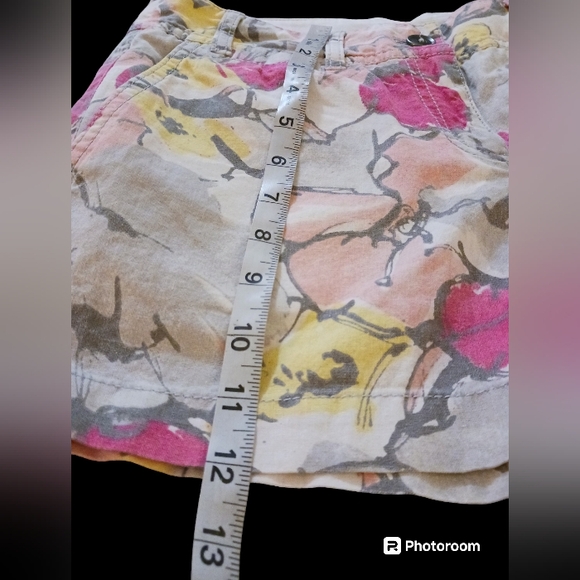 ANN TAYLOR LOFT Shorts. Womens. Size 2. Water color mult-color print. - Picture 8 of 9